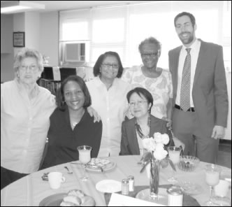 Seniors thank Squadron and Chin 3 squa-2011-05-11_z