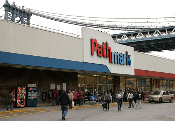 Pathmark beats the Christmas rush and closes pharmacy 8