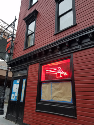 Seaport Report: July 2016 4 Photo by Janel Bladow Signs of life at the Bridge Cafe when its iconic neon sign was lit for the first time since Hurricane Sandy.