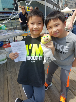 Seaport Report: May 2017 3 Photo by Janel Bladow Brandon and Terrence Ho enjoyed learning about the sea.