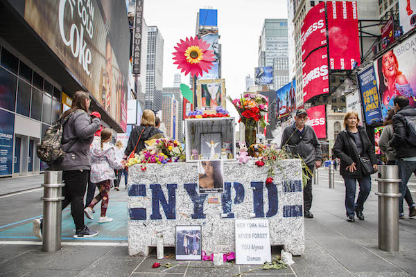 Bollards Buoyed Up as Times Square Pedestrian Protectors 3