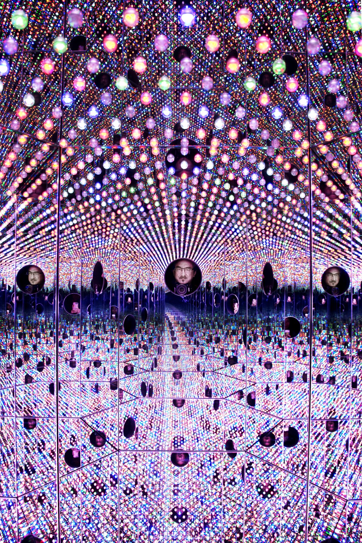 A minute of infinity at Yayoi Kusama show 2