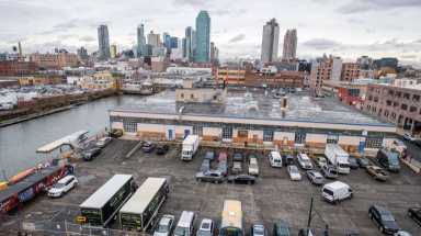 BZAMAZON190215_photos