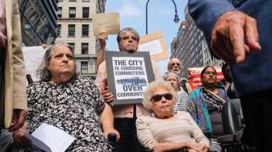 amNWBUS190815_photos