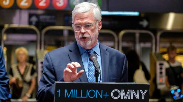 MTA offers $10K reward for information leading to the arrest of subway window smasher 7