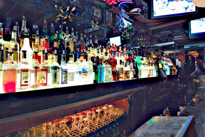 Lower Manhattan lawmakers' bill to create public liquor license database gets thumbs-up from Cuomo 9