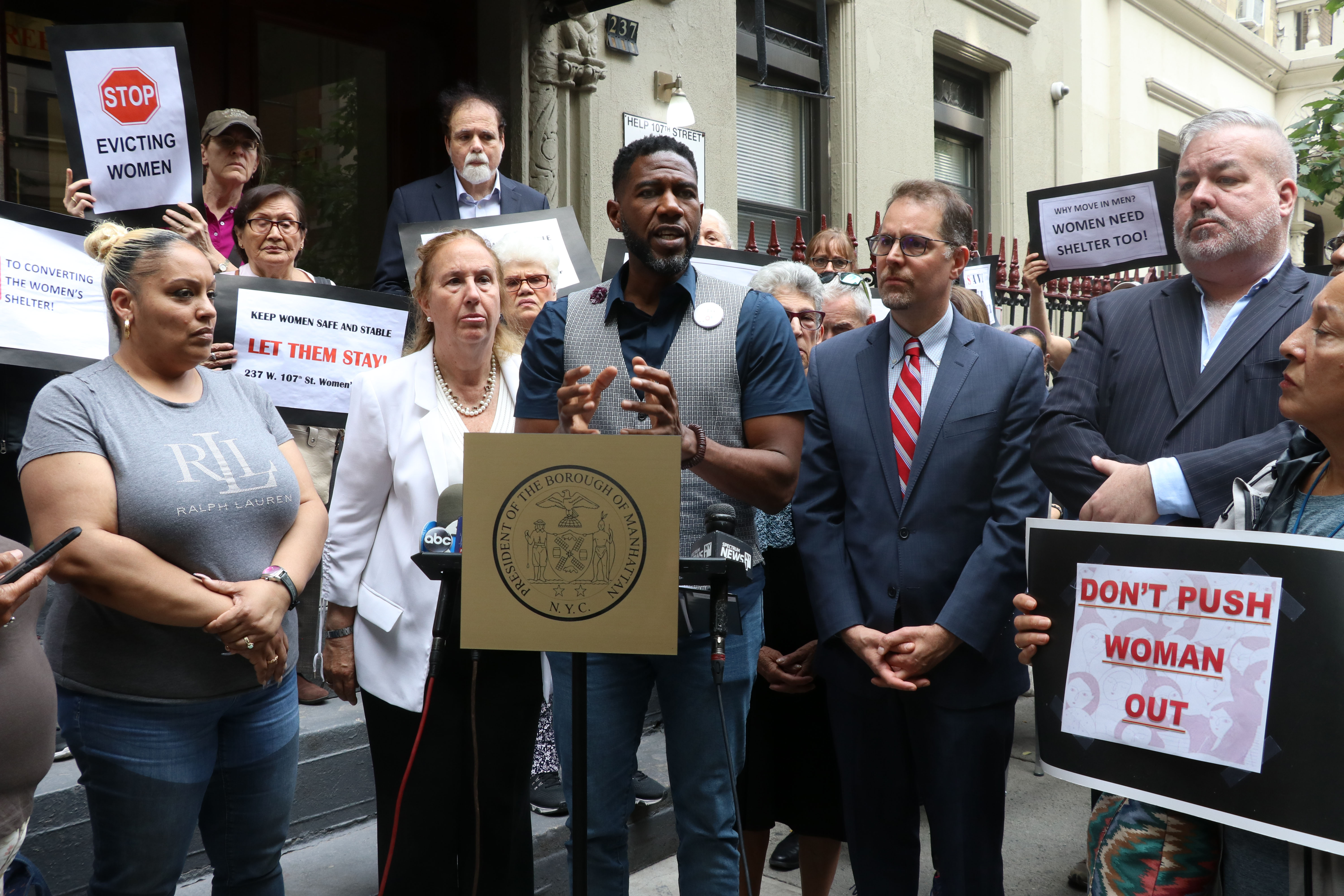 'Let them stay!' Community protests decision to turn Upper West Side women's shelter into one for men 2