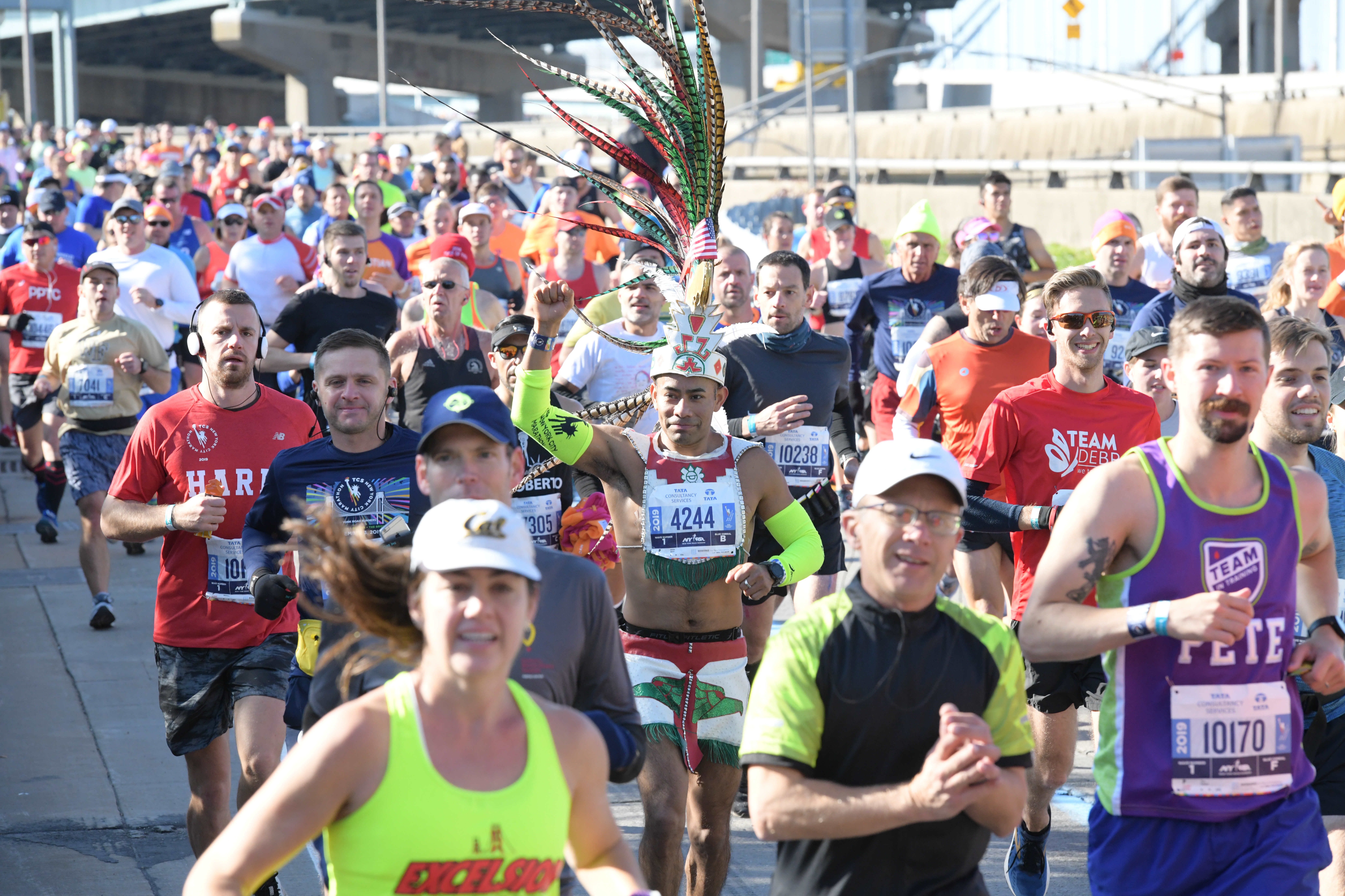 52,000 runners brave cool temperatures through five boroughs in NYC Marathon 6