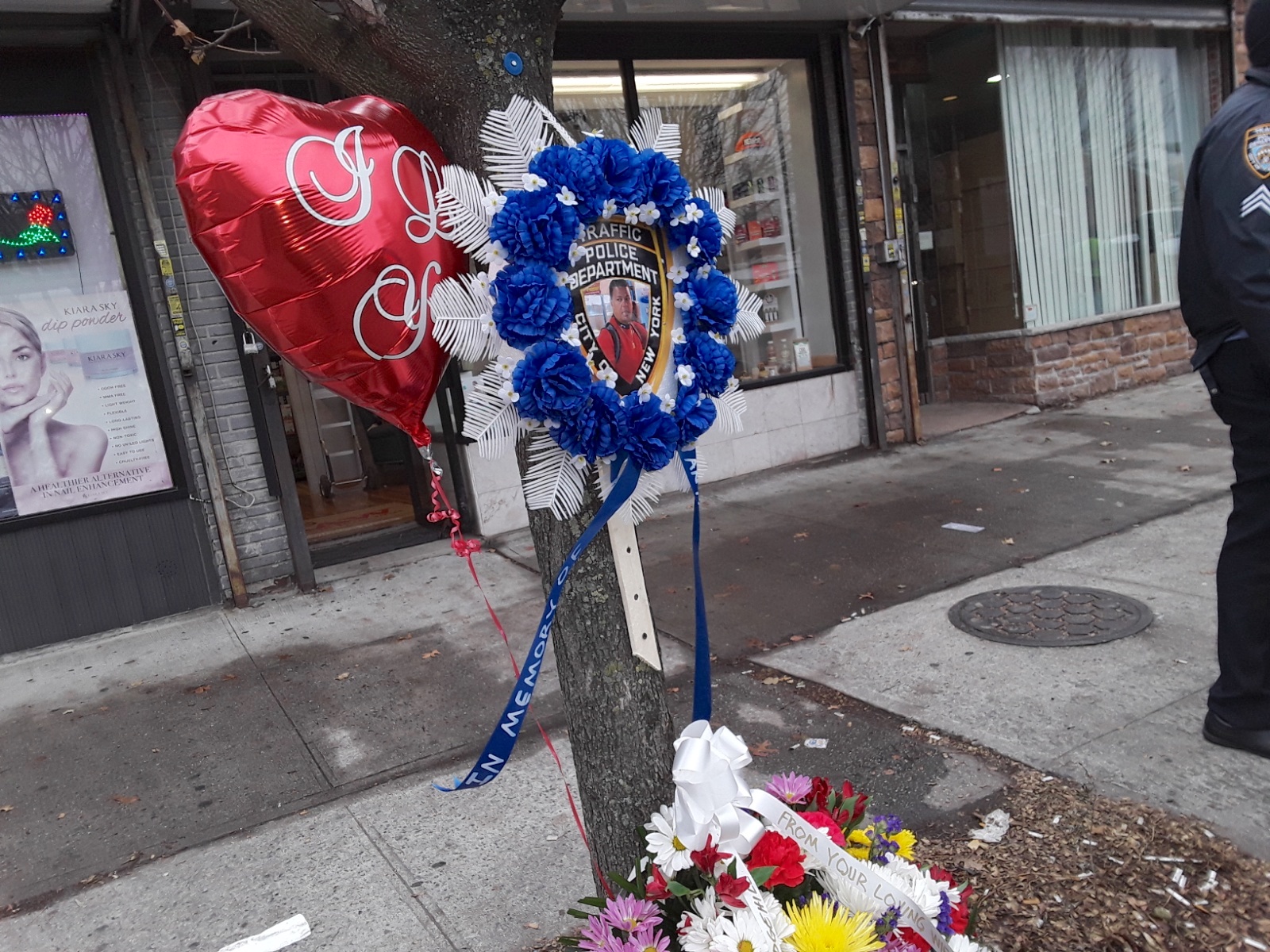 Tow truck drivers salute one of their own who died in Brooklyn crash 2
