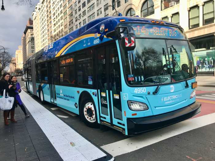 All-electric articulated buses deployed in Manhattan to help 'save the planet' 3