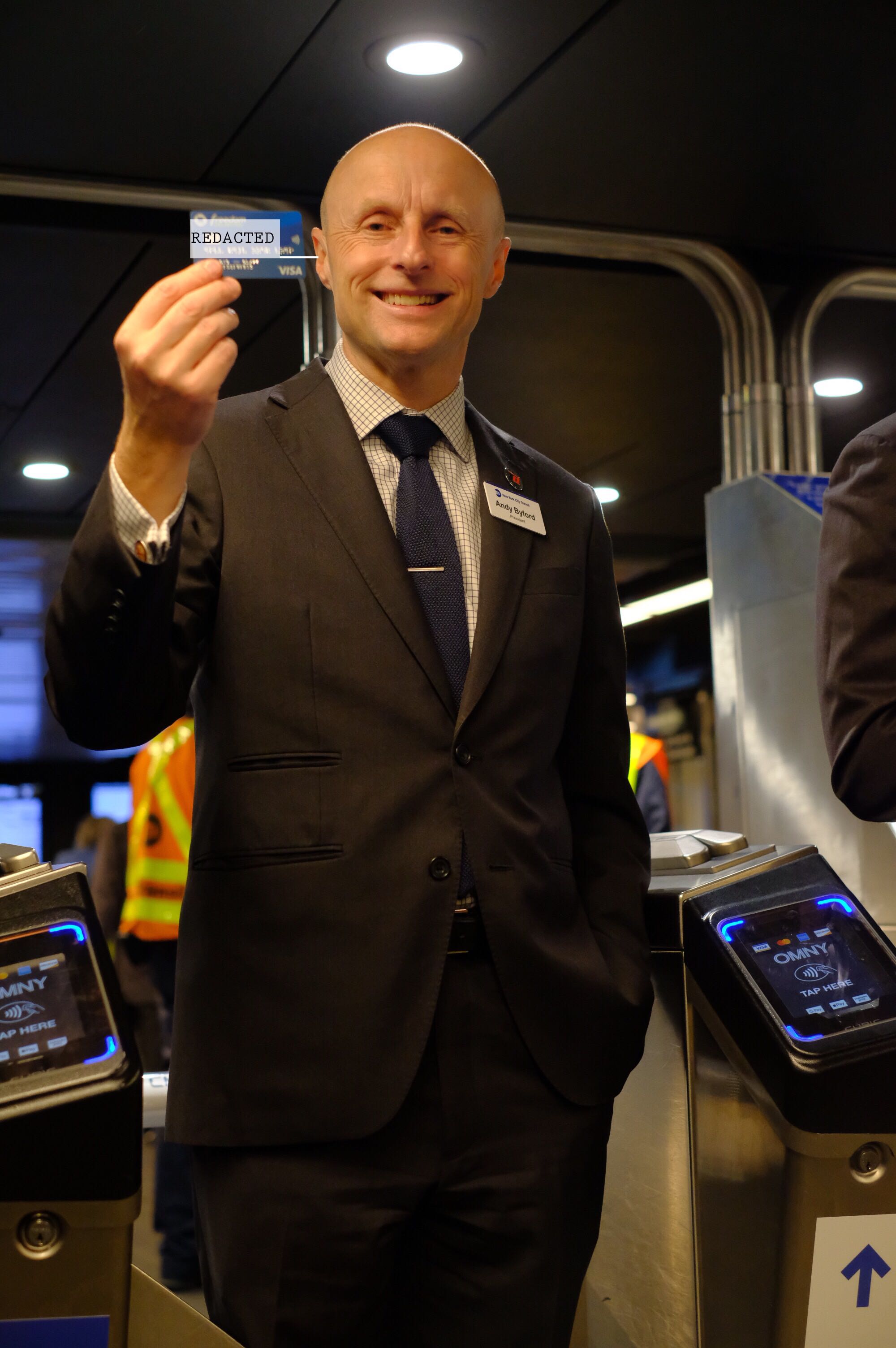 OMNY tap-based fare payment system begins slow takeover for MetroCard 2