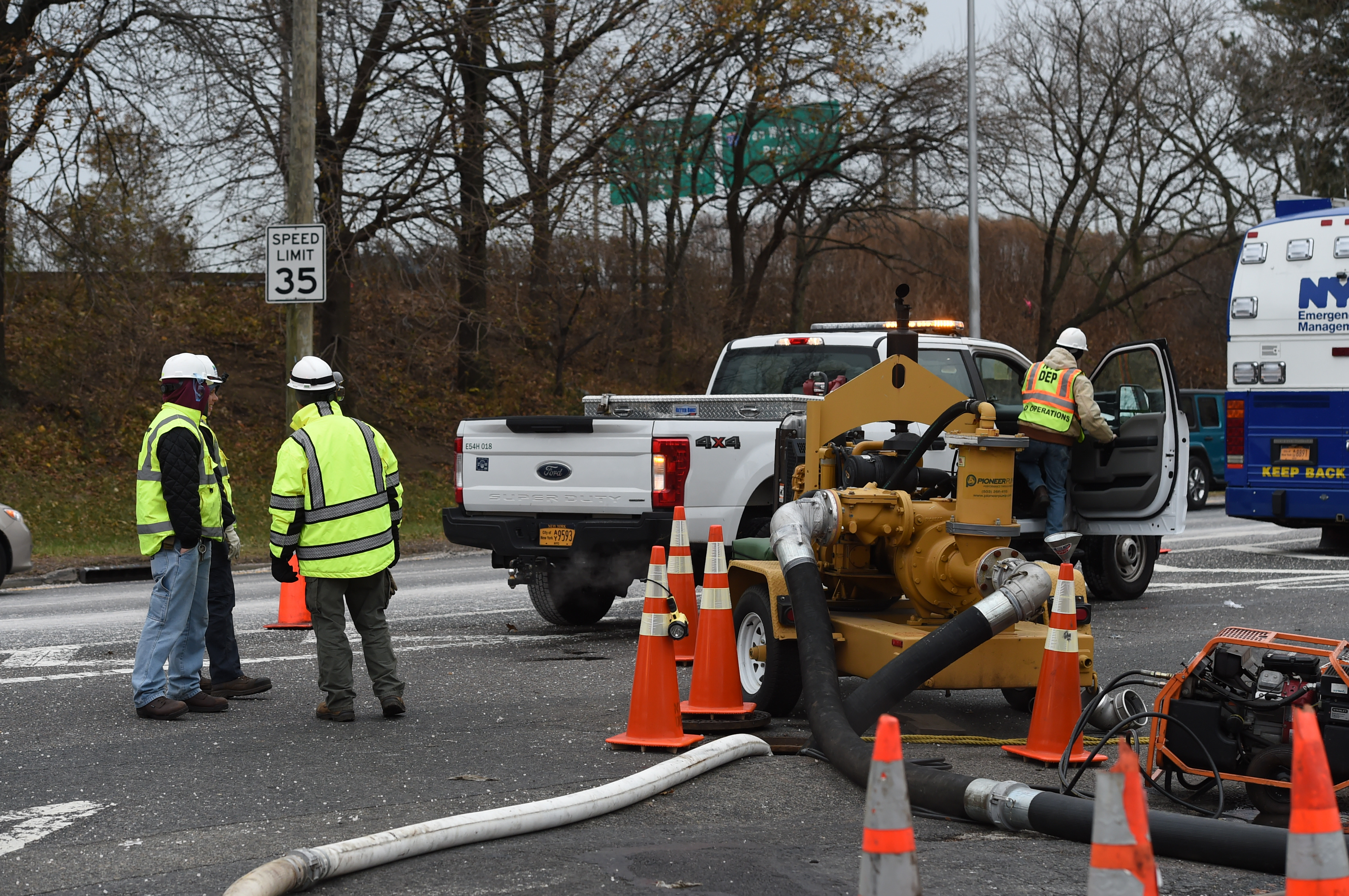 'Everything in there is gone': Queens homes ruined by massive sewage spill 3