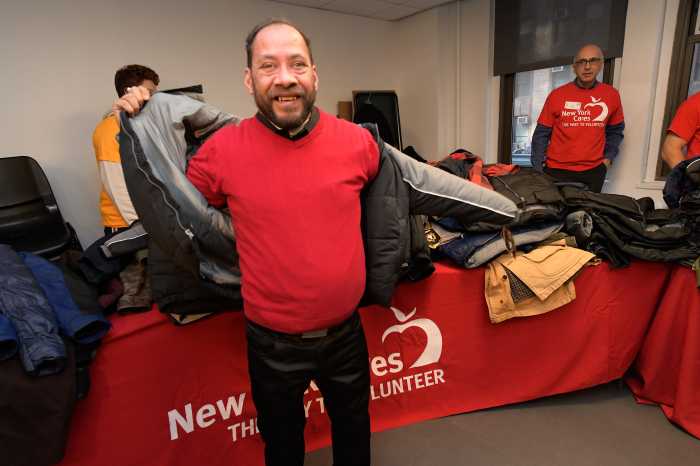Christmas Eve coat drive warms homeless, HIV-positive New Yorkers 4