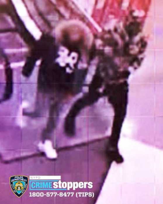 Armed thieves choked and robbed man in bad Bronx deal: cops 9