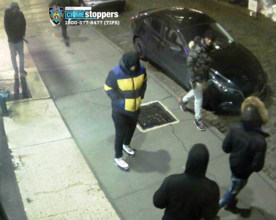 Burglars smash way into Mackage's SoHo boutique, steal $40,000 in coats: cops 3