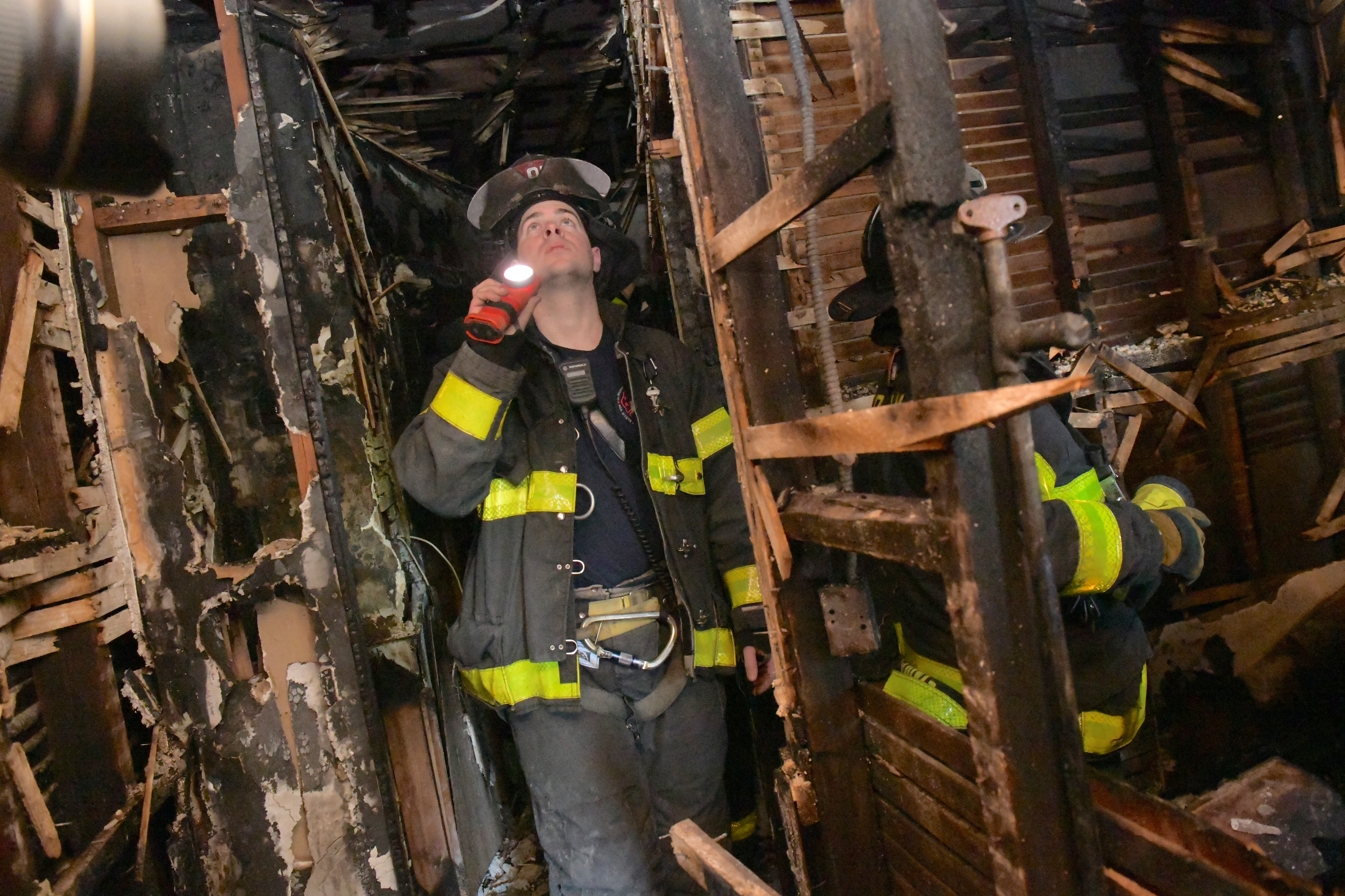 Faced with horrific choice, a Brooklyn firefighter-in-training and girlfriend die as home burns 5