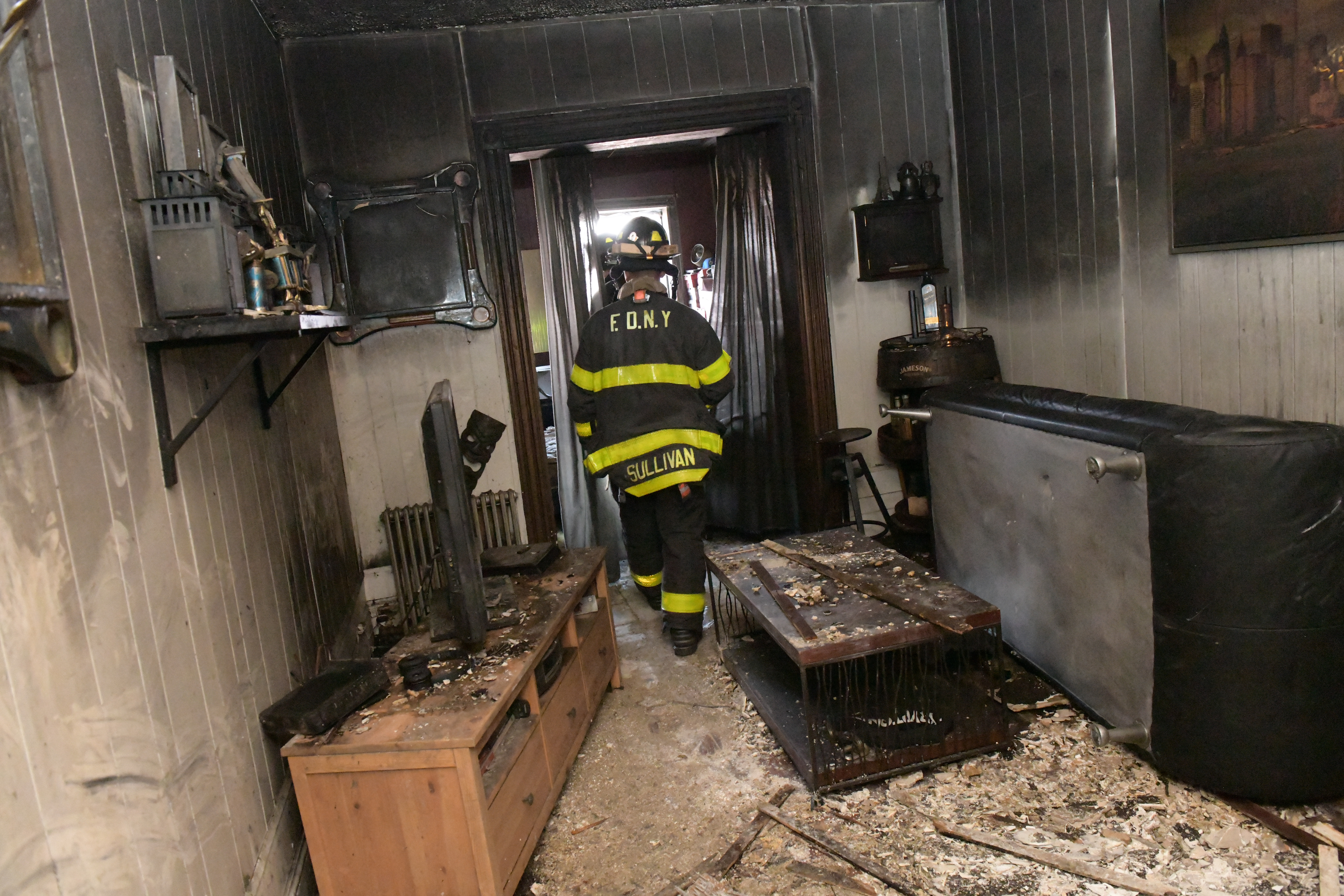 Faced with horrific choice, a Brooklyn firefighter-in-training and girlfriend die as home burns 4