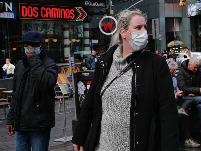 Teachers union threatens lawsuit against city as de Blasio insists on keeping NYC schools open 5