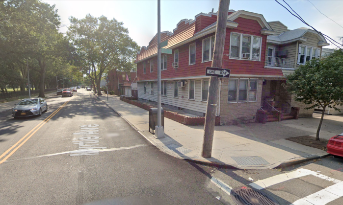 Man dies of injuries after being hit by a bus in Queens: NYPD 6