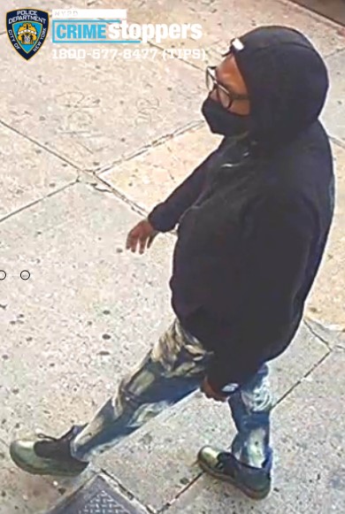 Two men sought for robbing a woman at gunpoint in Brooklyn 5