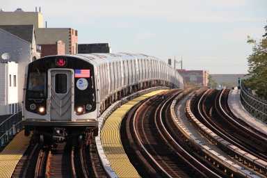 Subway_by_Niederkasseler_-_panoramio