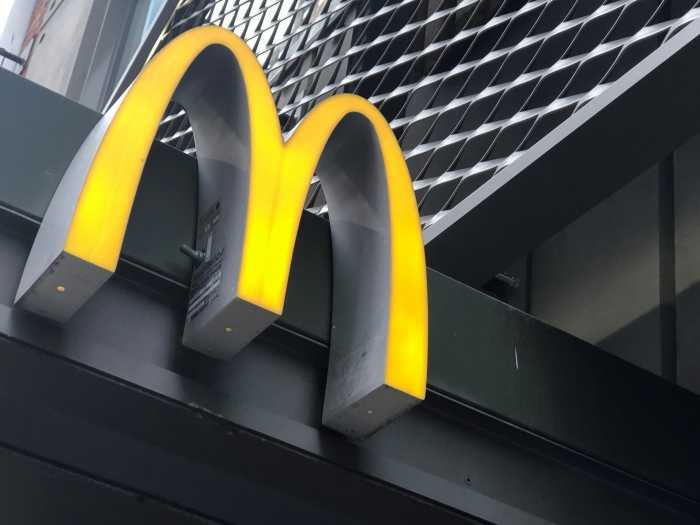 McDonald's to pause U.S. reopening of dine-in services by 21 days 5