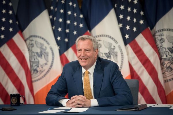 Mayor signs executive order to help minority and women-owned businesses 5