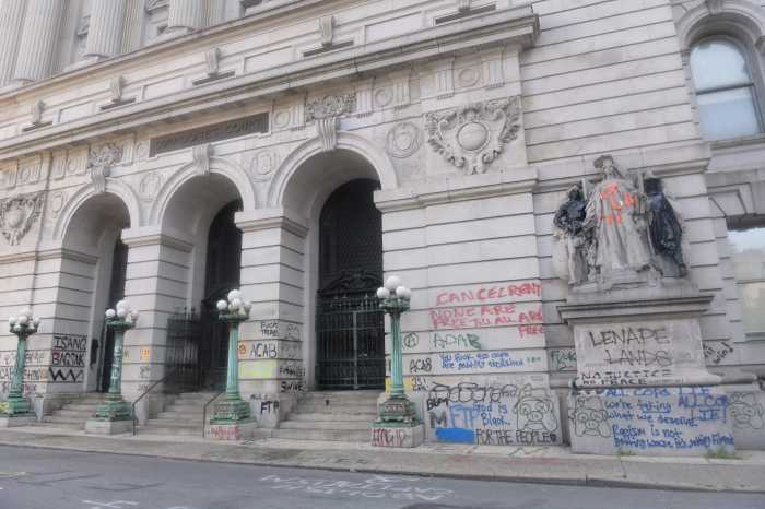 Manhattan borough president says graffiti vandalism might cost city millions to clean 6