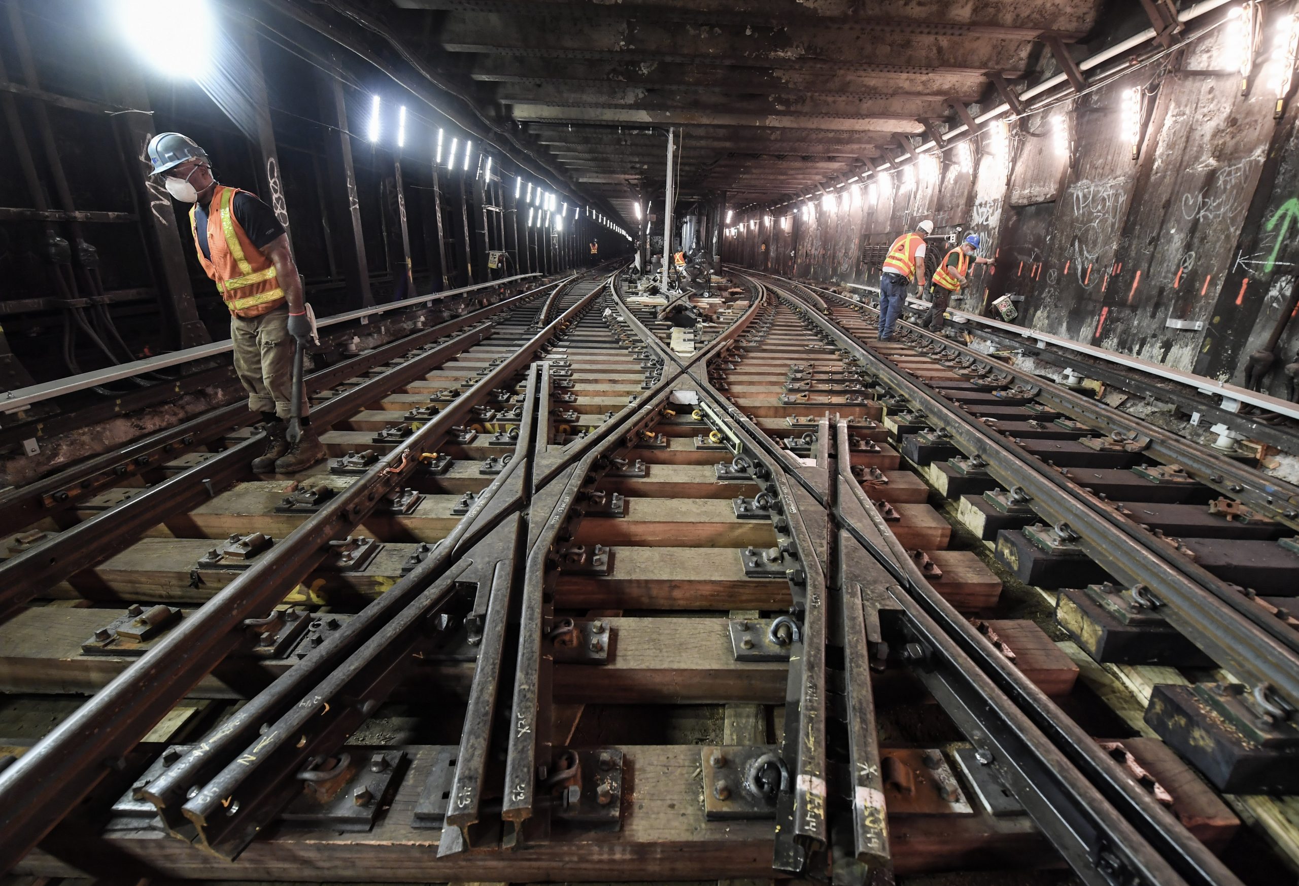 SEE IT: Get a closer look at the MTA's switch repairs on the 4-5-6 trains in Manhattan 5