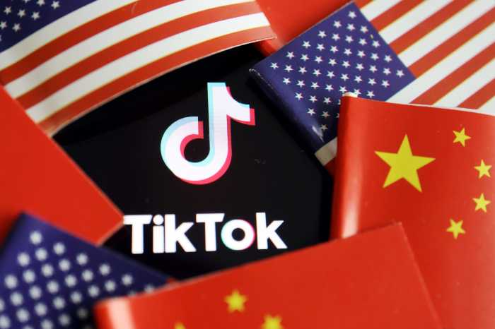 Walmart joins Microsoft bid for TikTok as TikTok CEO quits 3