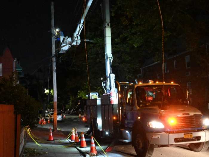 Con Edison continues to restore power and clear roads in aftermath of Tropical Storm Isaias 4