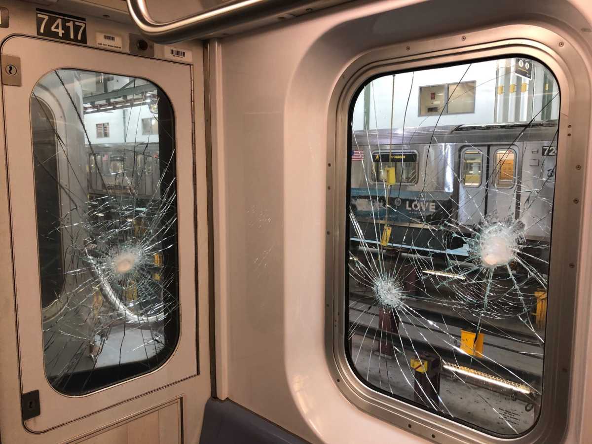 smashedwindows7train