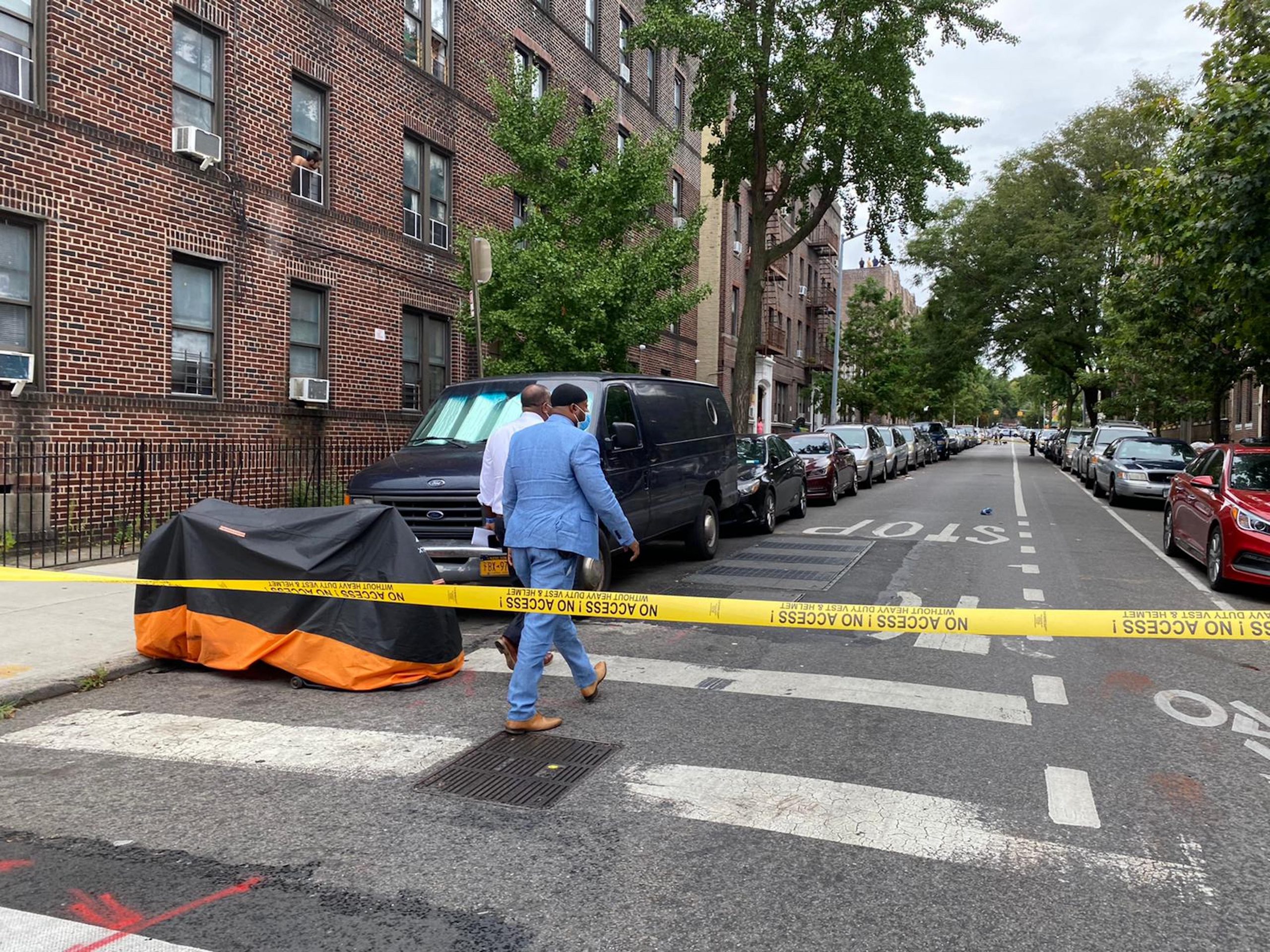 Knife fight leaves one man dead and another injured on streets of Brooklyn 2