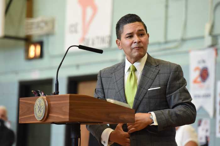 Carranza hints again at more possible opt-in dates for blended learning during meeting with Bronx parents 2