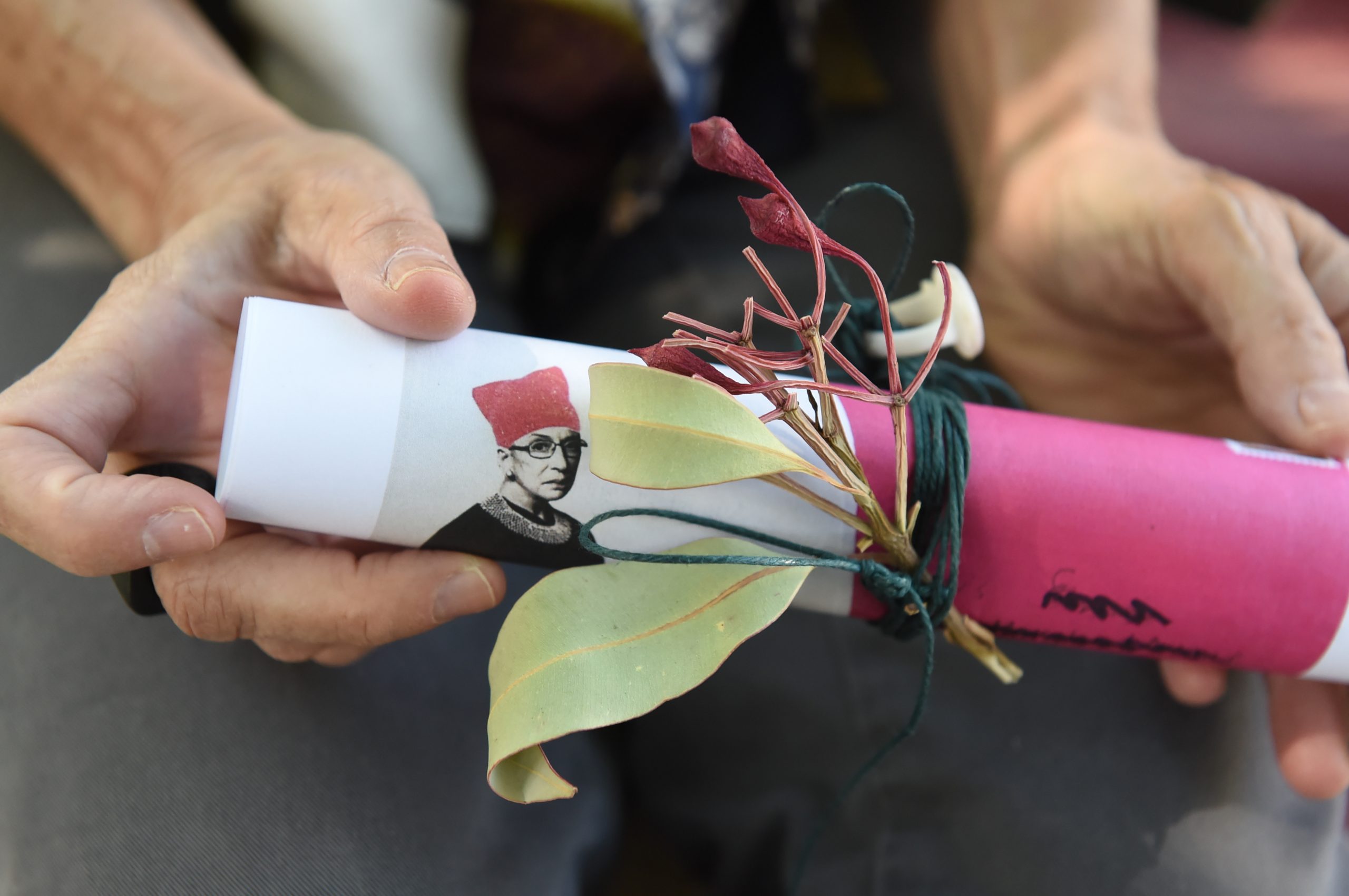 Brooklyn locals honor and remember 'Notorious RGB' at former Midwood home 4