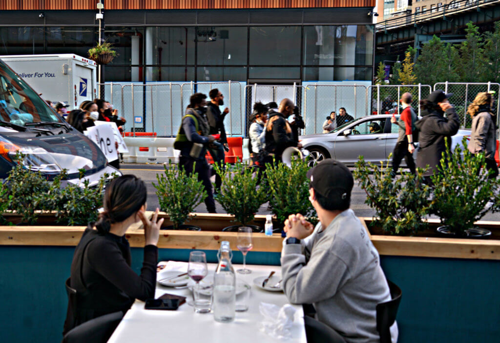 Demonstrators call on NYCHA to restore cooking gas at Astoria Houses in Queens 6