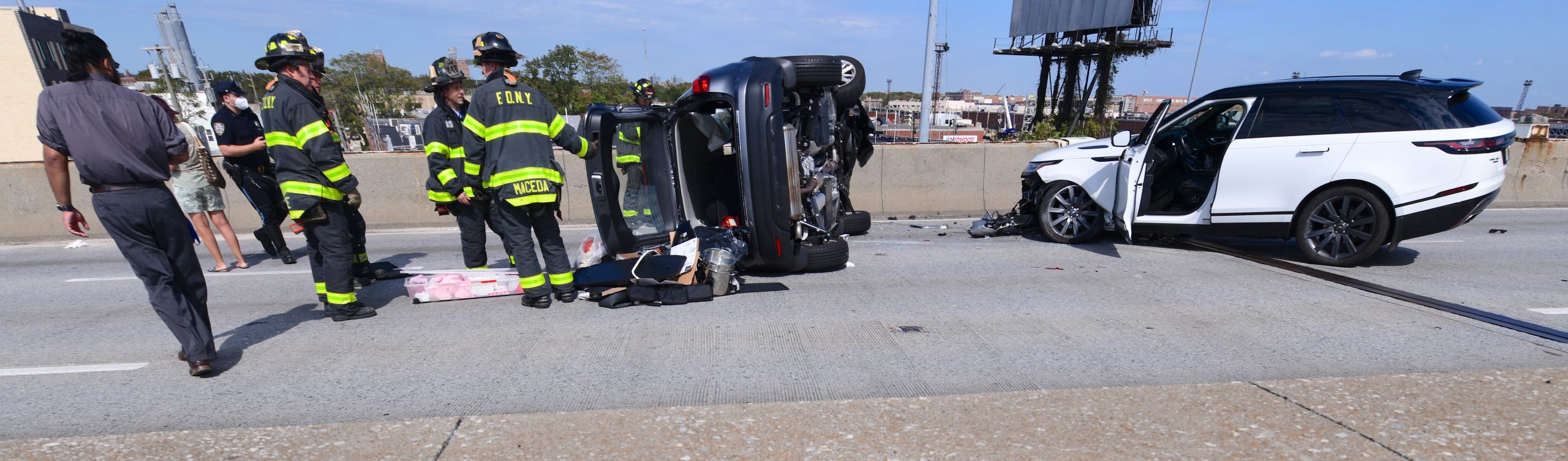 Four people injured in three-car overturn crash on Belt Parkway in Brooklyn 1