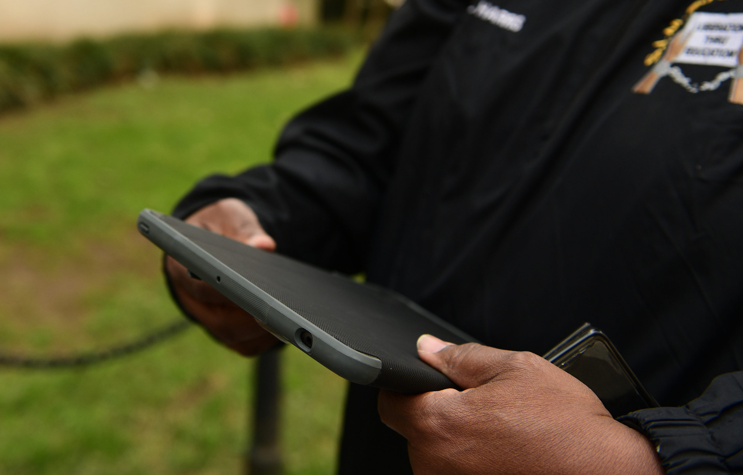 Failure to communicate: Manhattan rally slams city over tech gap among students 6