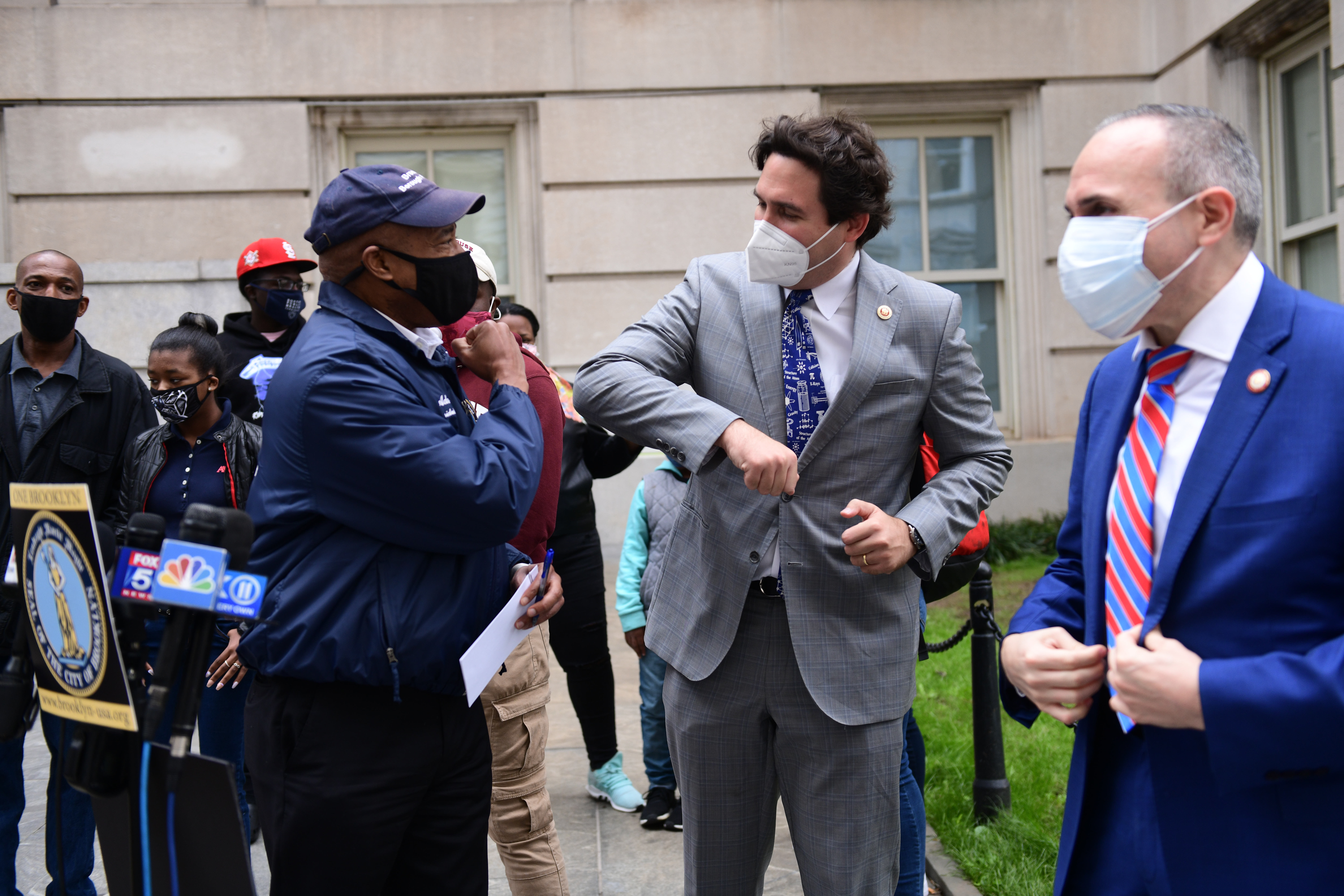 Failure to communicate: Manhattan rally slams city over tech gap among students 4