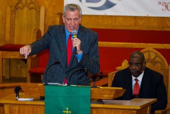 De Blasio implores Queens churchgoers to keep the faith, and avoid big gatherings, to stop COVID-19 3