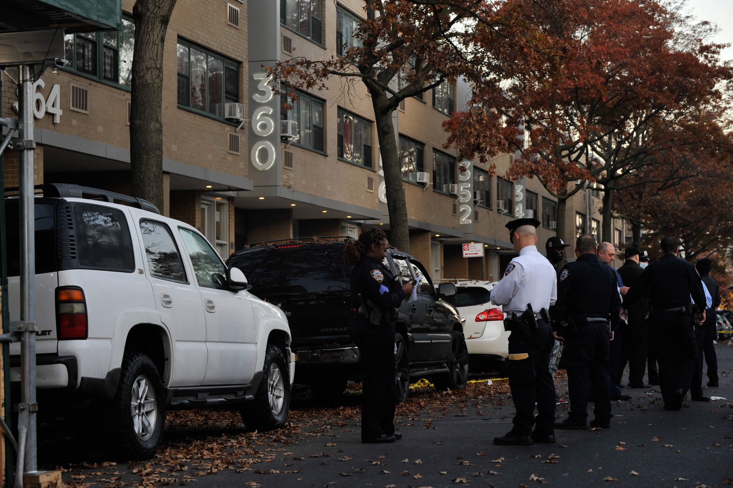 NYC SHOOTINGS: Off-duty cop wounds armed carjacker in Brooklyn 9