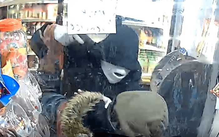 Gun-toting crooks shoot deli customer in Brooklyn robbery attempt: NYPD 9