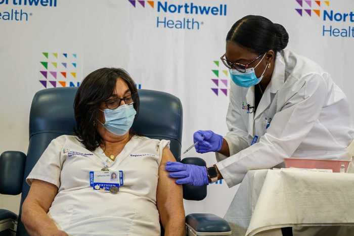 Frontline healthcare workers at LIJ receive first COVID-19 vaccinations 4