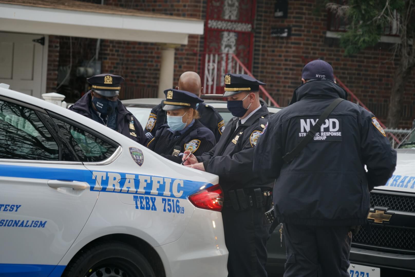 Two U.S. Marshals and police officer injured, suspect killed in Bronx shootout 3
