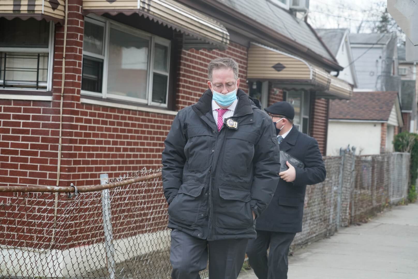 Two U.S. Marshals and police officer injured, suspect killed in Bronx shootout 7