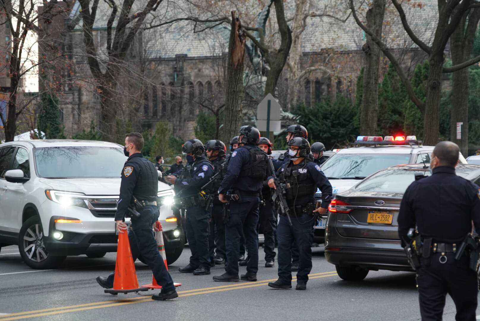 Cathedral chaos: Gunman opens fire after St. John the Divine concert, cops shoot him dead 4