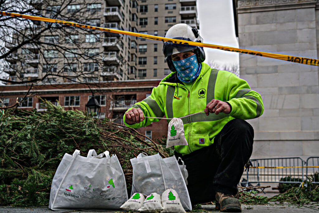It’s mulching time at NYC Parks as New Yorkers toss their Christmas trees to the curb 4