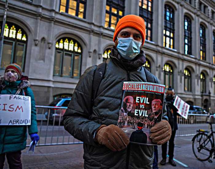 Far-left protesters in Lower Manhattan march on, claim little difference in presidents 3