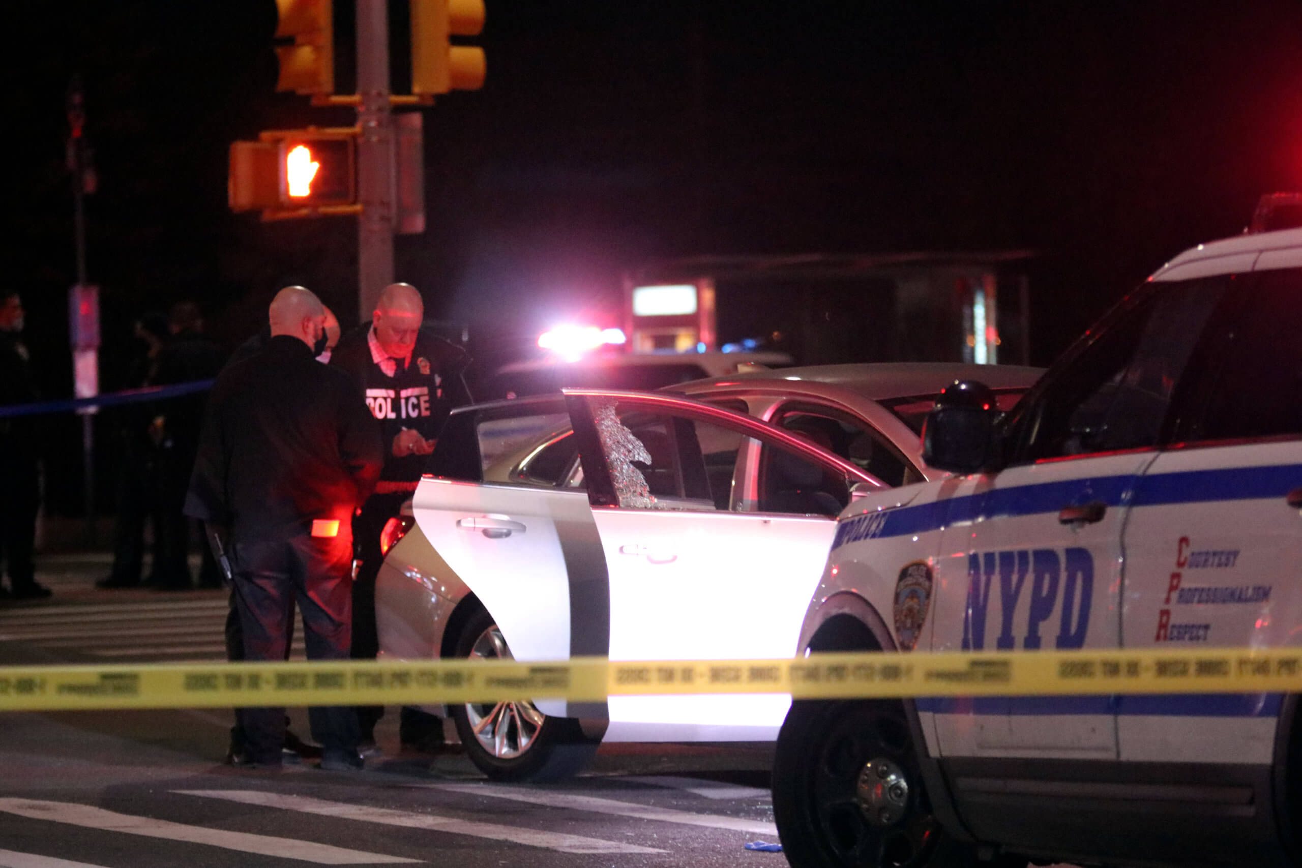 Drive-by shooter in Queens fires fatal bullet at driver stopped at red light: NYPD 2