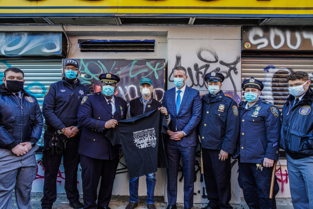 Spring cleaning: Police plan to scrub the graffiti off New York City streets in a big way 2